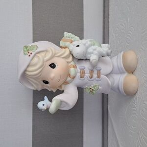 Precious Moments Figurine 730068 The Future is in Our Hands